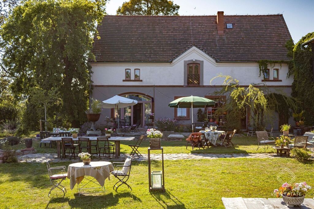 Obiekt komercyjny, Tarczyn
